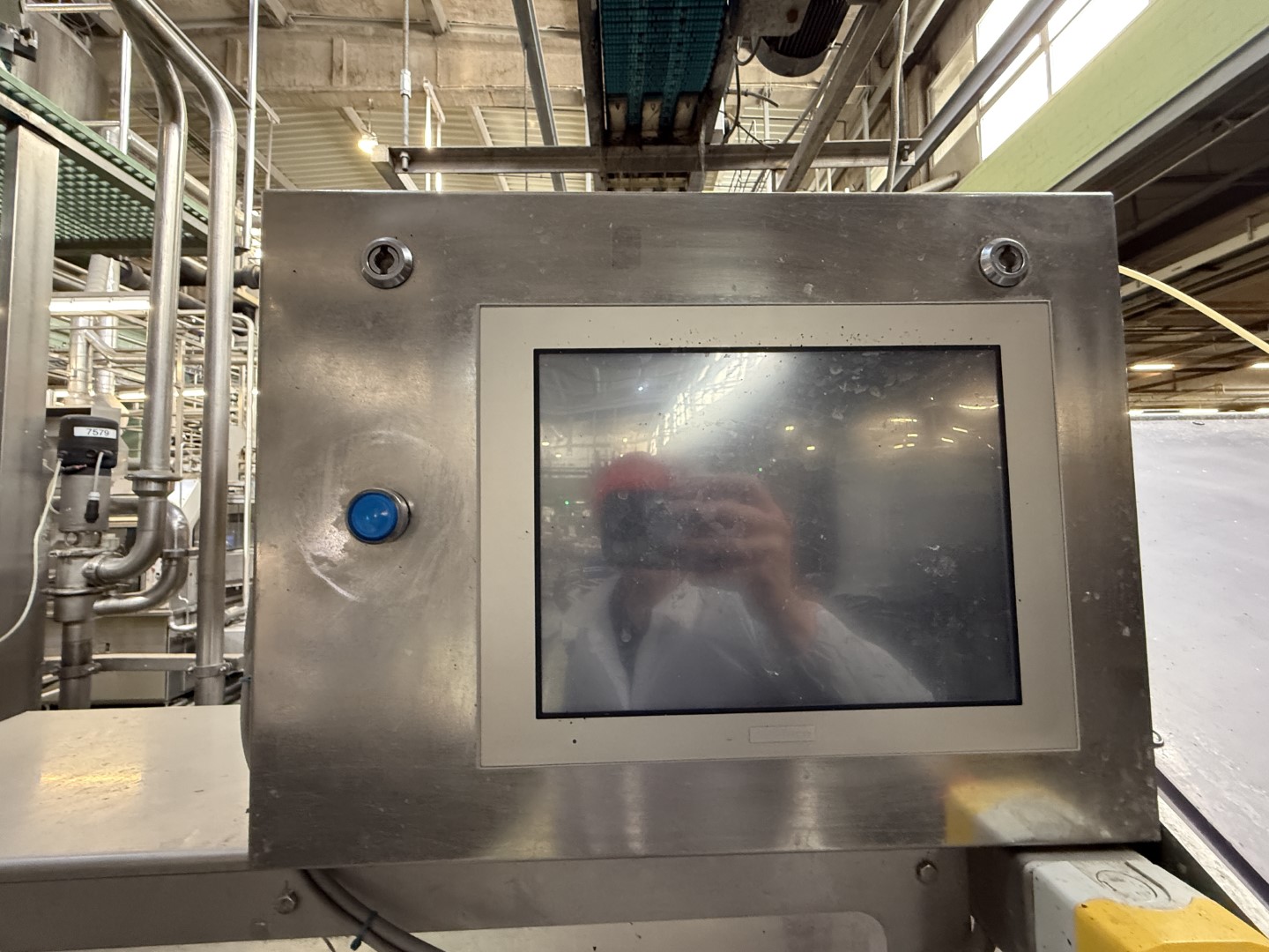 Used Filling, closing, labelling and packing line for plastic containers of 2 liter with fresh milk - Weightpack WFT 32.10.160