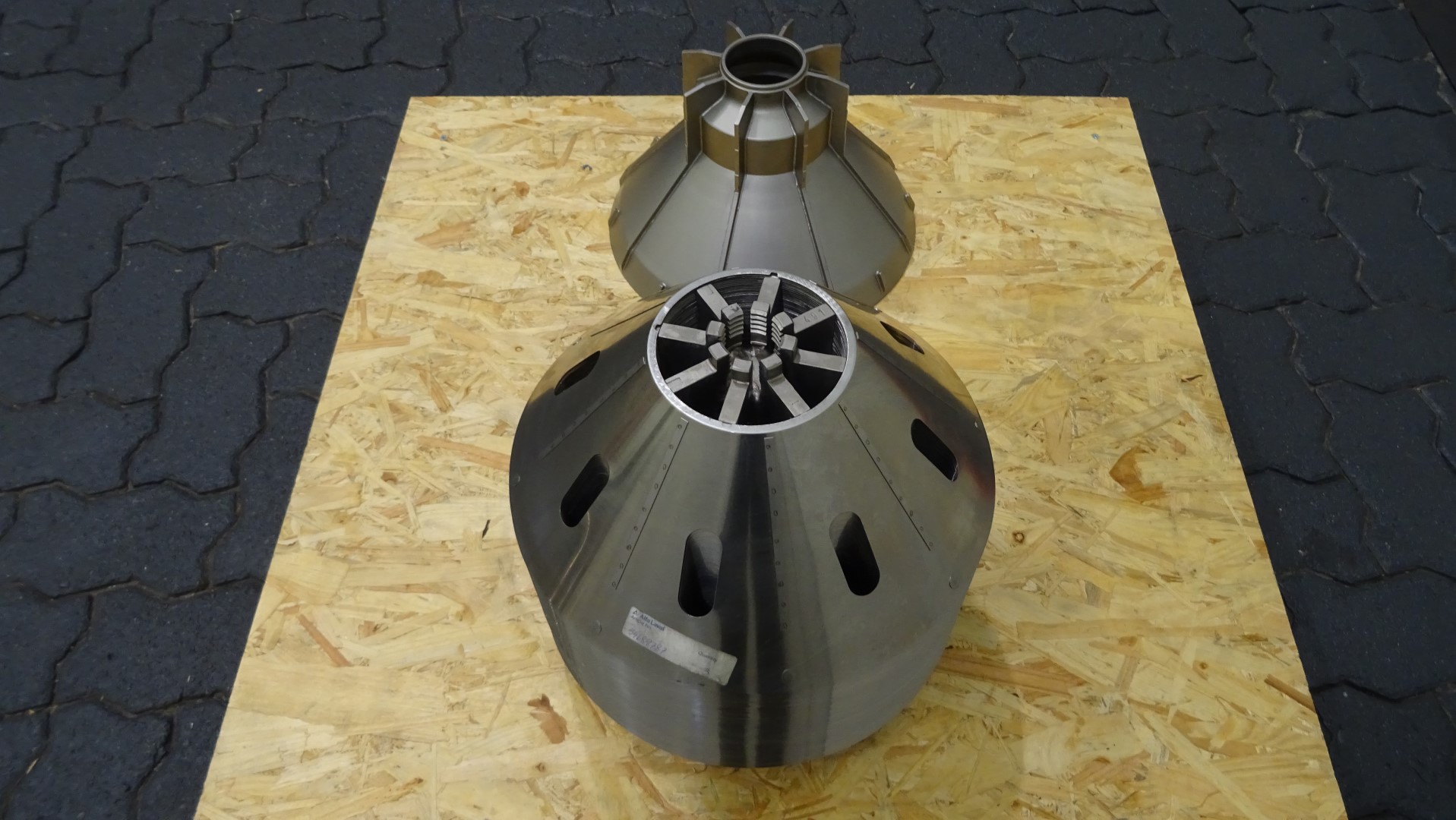 Used Disc stack with distributor and 145x Discs - Tetra Pak A 610 HGD-14C Butteroil Separator