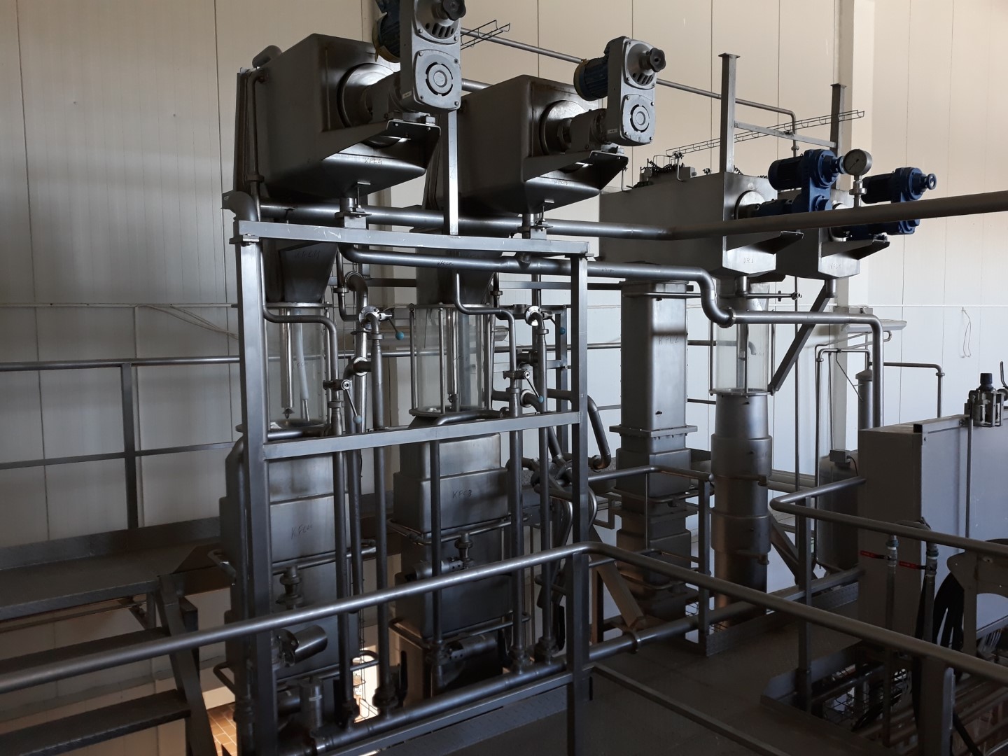 Used Gouda Euroblock Cheese Plant for 100.000 liter of milk per day - 10.000 kg of Gouda cheese per day