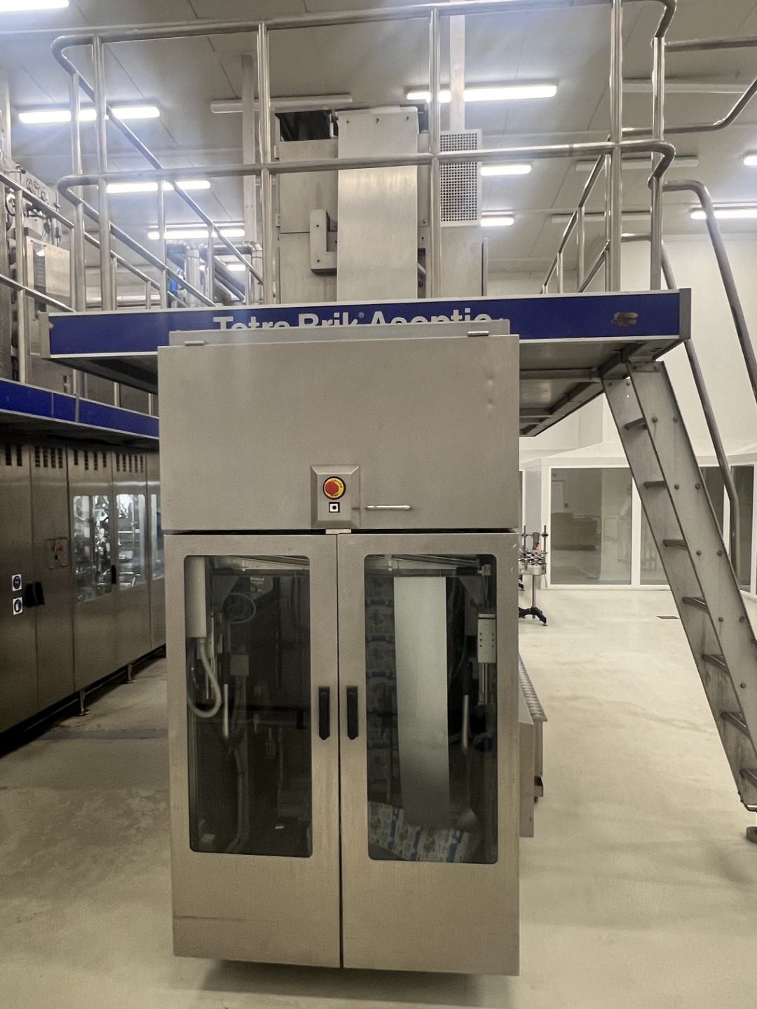 Used Aseptic carton filler Tetra Pak TBA/19 - 10 V - 200 ml Slim