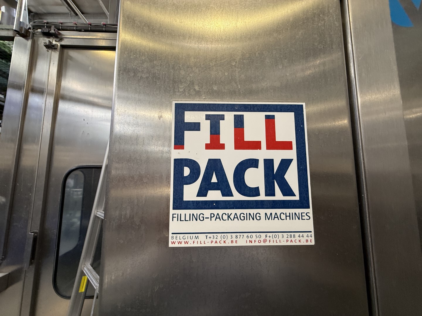 Used Filling, closing, labelling and packing line for plastic containers of 2 liter with fresh milk - Weightpack WFT 32.10.160