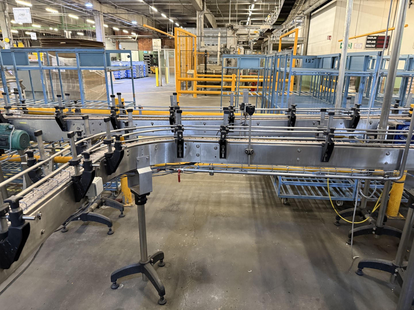 Used Filling, closing, labelling and packing line for plastic containers of 2 liter with fresh milk - Weightpack WFT 32.10.160