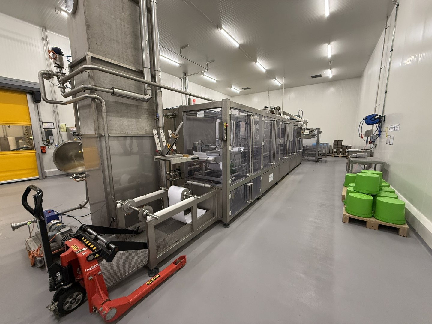 Used Form Fill Seal Machine (FFS) for mini-portions - Alimenta Newpack Division Thermoform FM100/E-20 HC