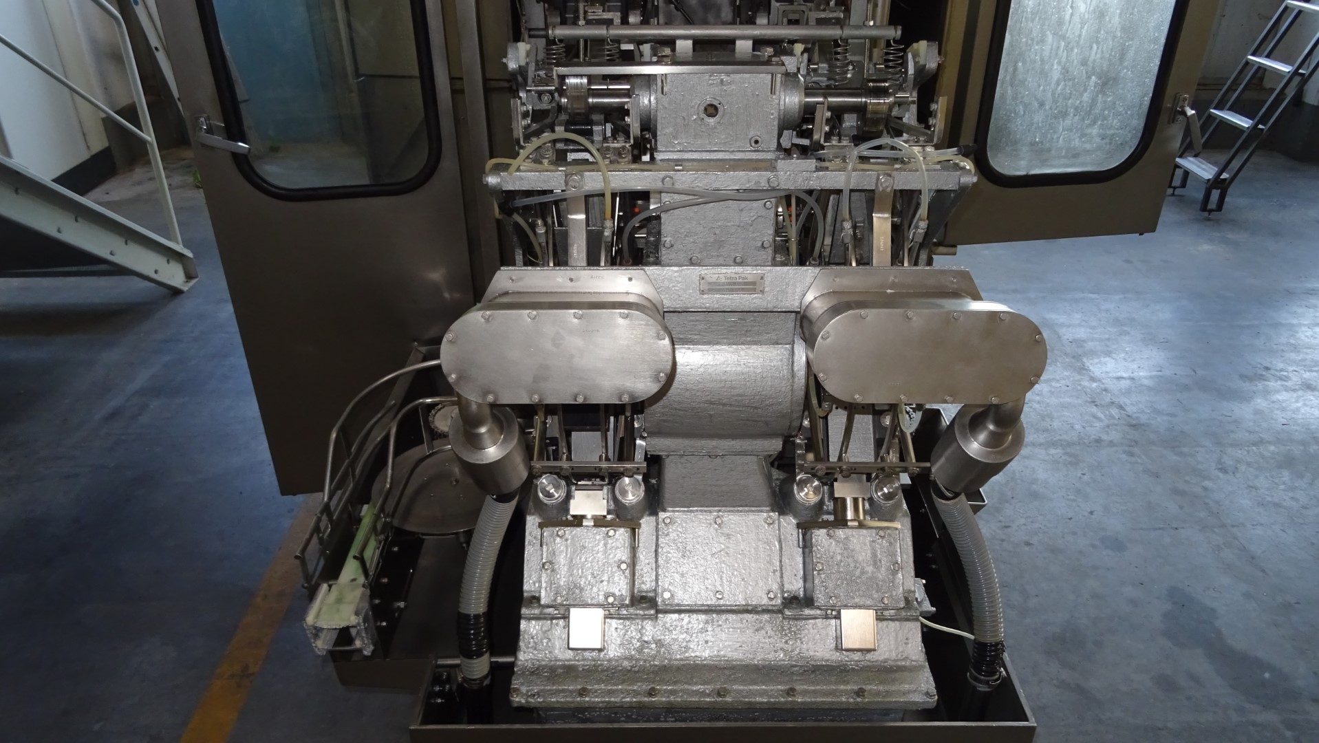 Used Aseptic Carton Filler - Tetra Pak TBA/8 - 100 V - 1.000 ml SQ