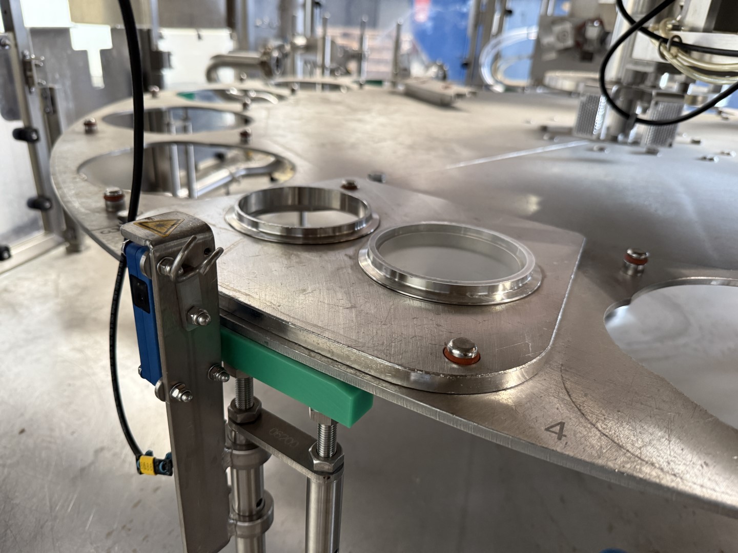 Used Cup filling and sealing machine Grunwald Rotary 12.000E/1-/2