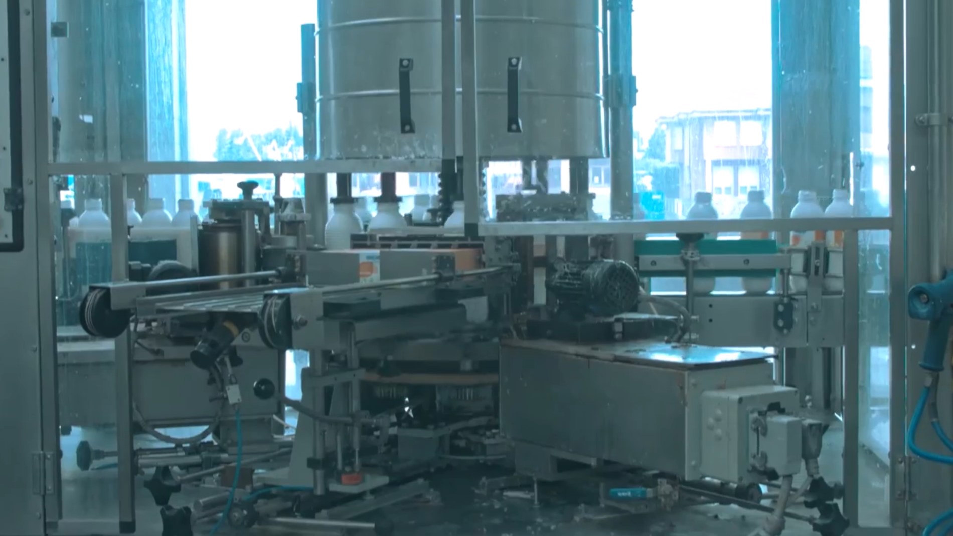 Used Bottle blowing, filling, closing, sterilizing, labelling and packing line for PE bottles of 1,5 liter with milk - Sidel / Remy / Stork