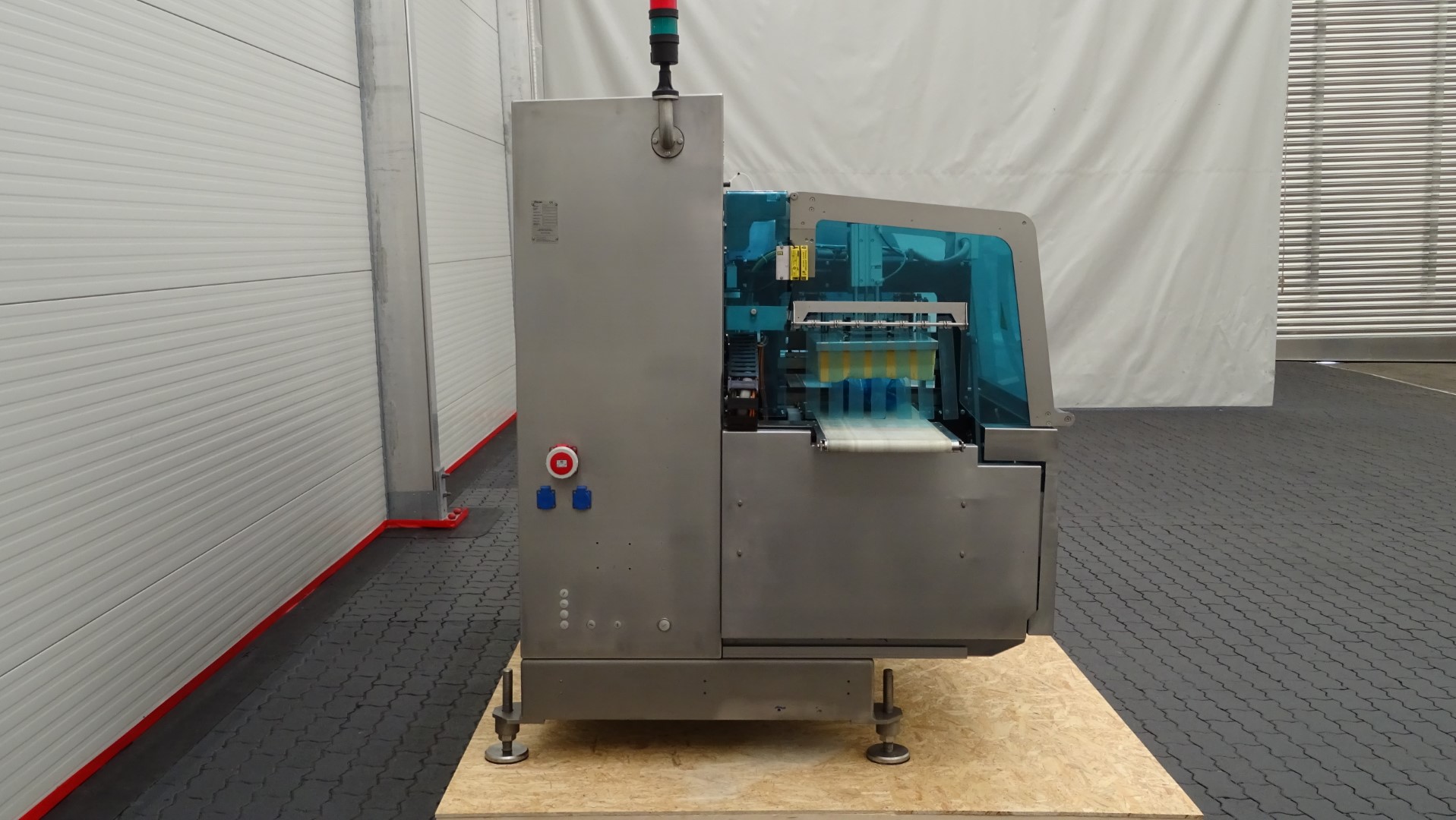 Used Horizontal Flow Wrapper - Ulma Pacific LSBI 55