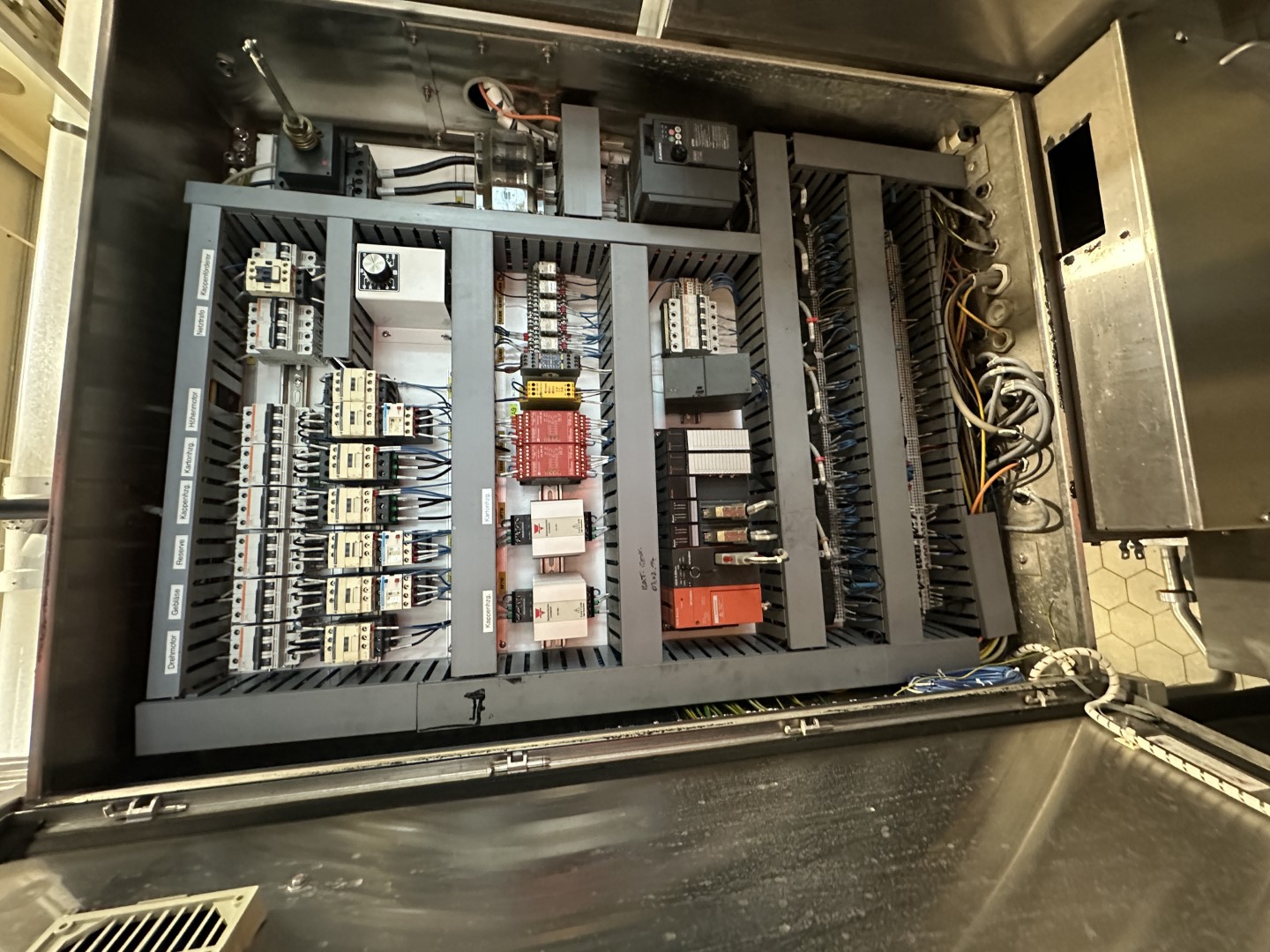 Used Aseptic Carton Filling Line: Shikoku S-PS80HA + 3x Elopak PLA-S30 Applicator + Oystar A+F Packer