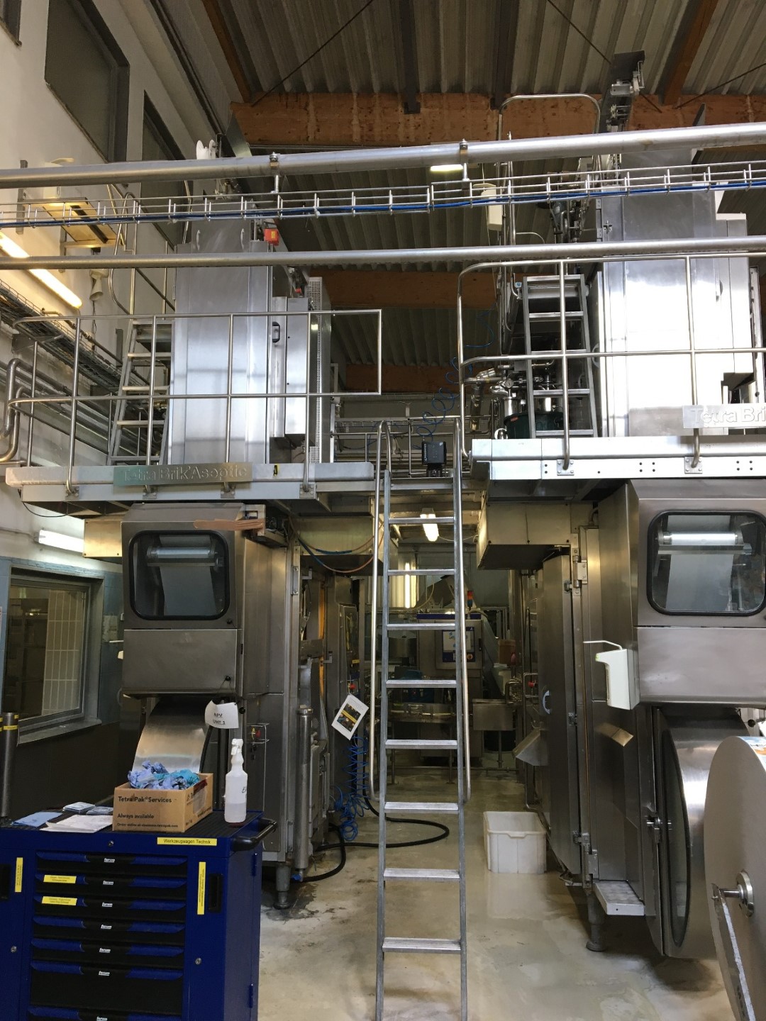 Used Aseptic carton filler Tetra Pak TBA/8 1000SQ 100V