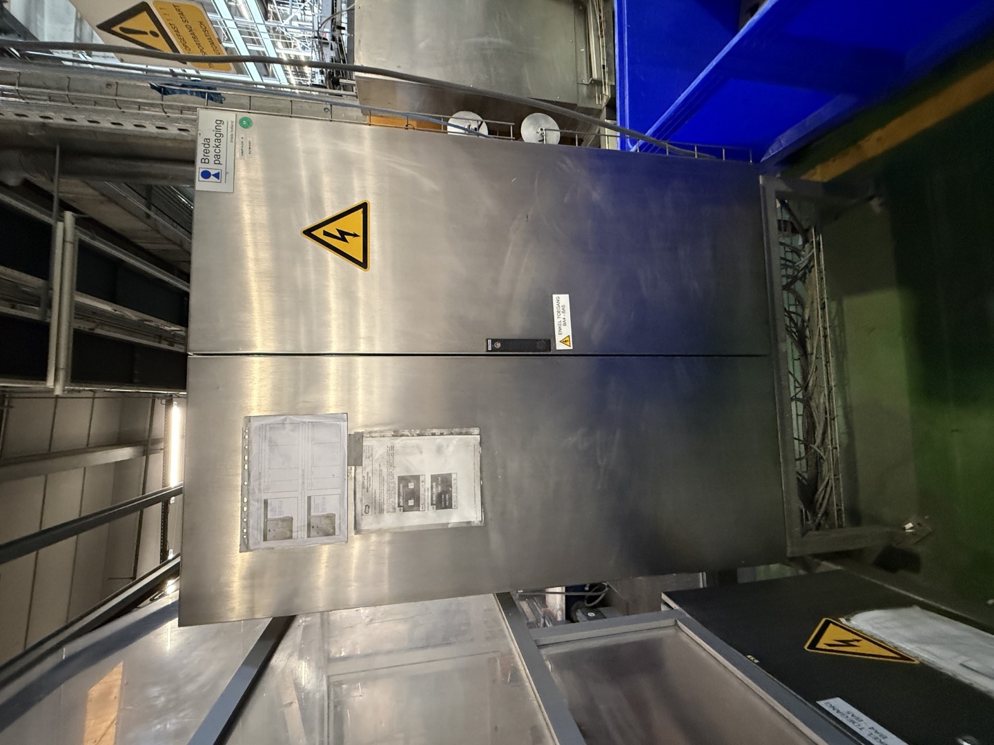 Used Filling, closing, labelling and packing line for plastic containers of 2 liter with fresh milk - Weightpack WFT 32.10.160