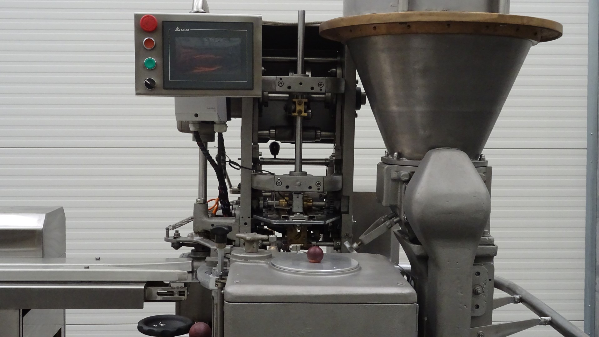 Used Filling and wrapping machine for miniportions of butter Benhil 8304
