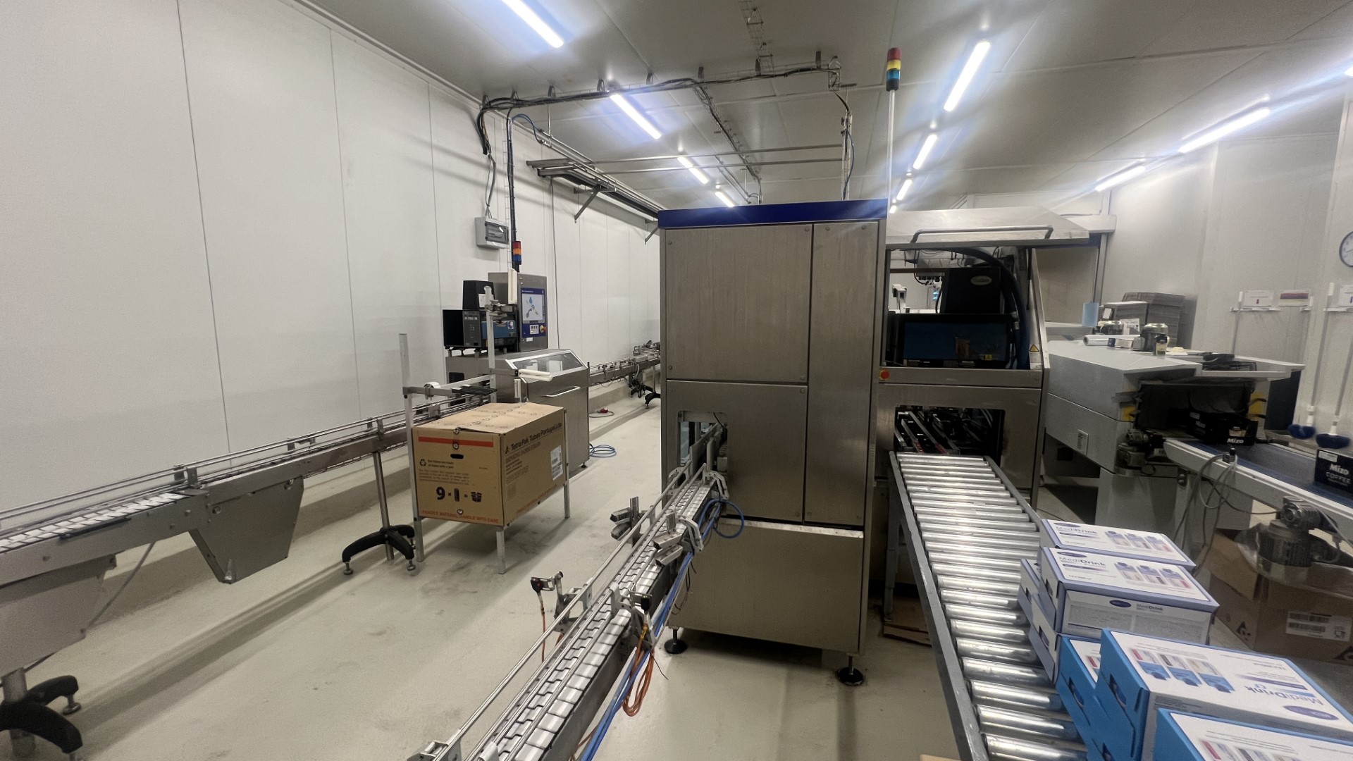 Used Aseptic carton filler Tetra Pak TBA/19 - 10 V - 200 ml Slim