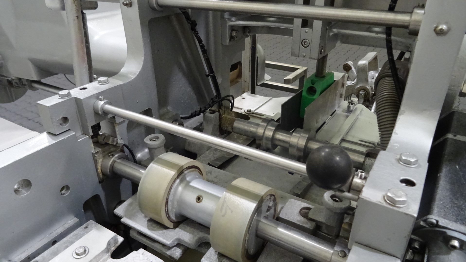 Used Filling and wrapping machine for butter Benhil Multipack 8380