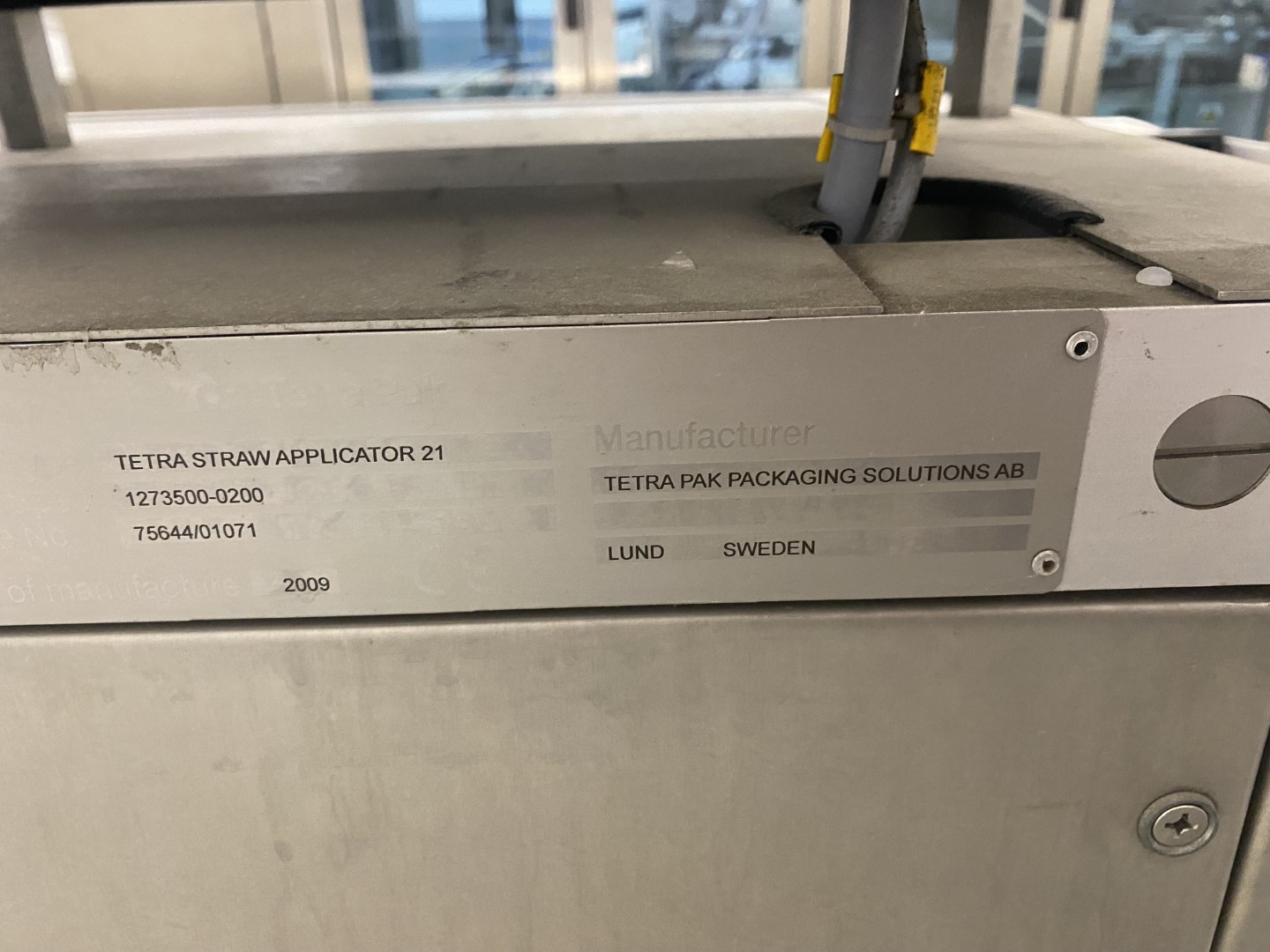 Used Aseptic carton filler Tetra Pak TBA/19 - 10 V - 200 ml Slim