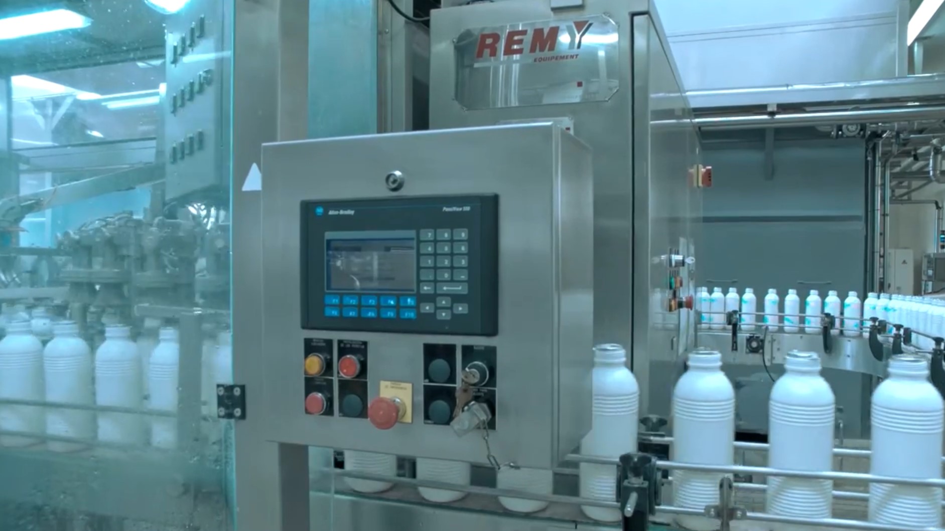 Used Bottle blowing, filling, closing, sterilizing, labelling and packing line for PE bottles of 1,5 liter with milk - Sidel / Remy / Stork