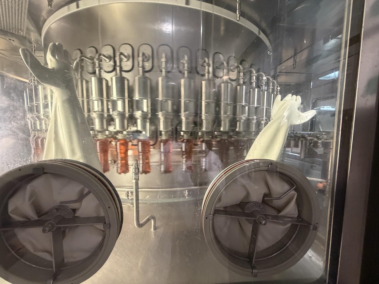 Used Processing plant, bottle blowing, filling, closing, labelling and packing line for PET bottles of 0,4/0,5/1,5 liter - Tetra Pak / Sidel / Krones