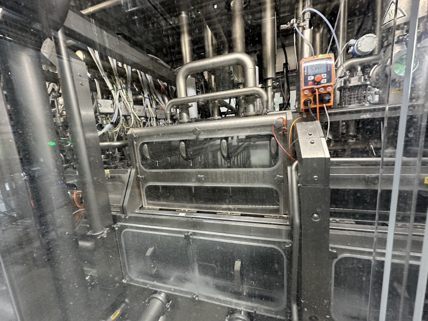 Used Aseptic PET Bottle filling machine - SIG Asbofill 710