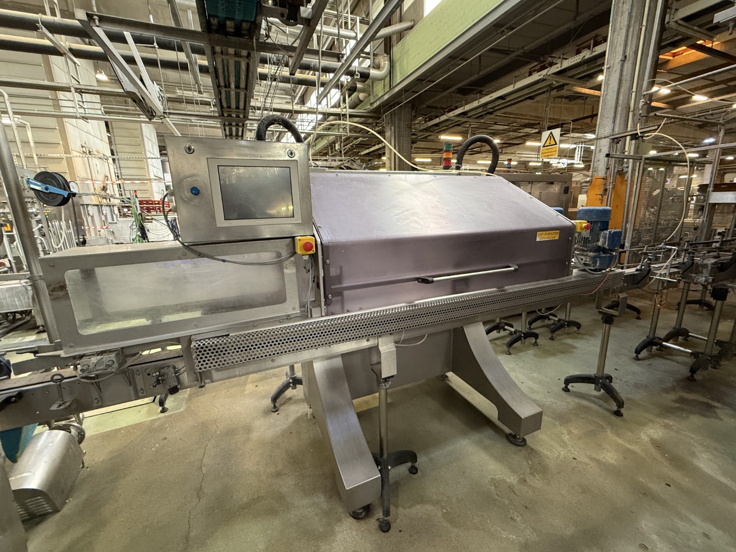 Used Filling, closing, labelling and packing line for plastic containers of 2 liter with fresh milk - Weightpack WFT 32.10.160