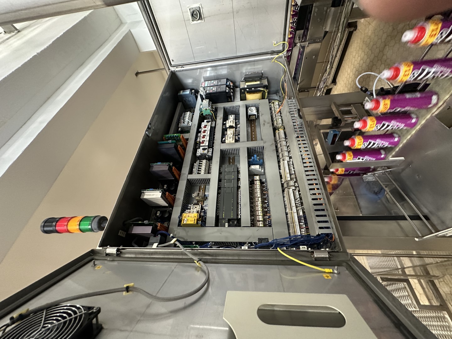 Used Aseptic PET Bottle filling machine - SIG Asbofill 710