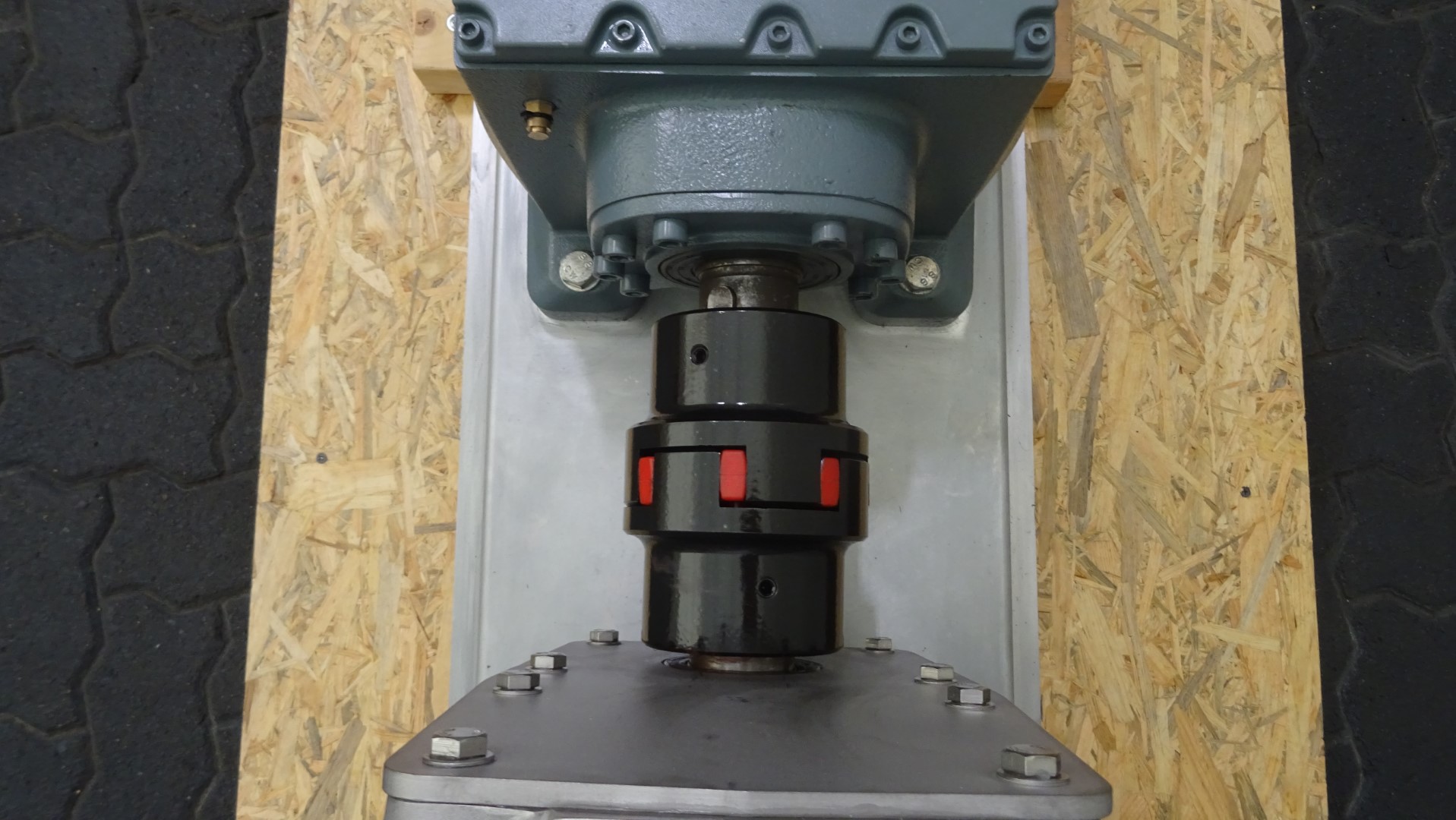 Used Rotary positive displacement pump / Lobe pump - SPX Waukesha Cherry-Burrell 220 U1