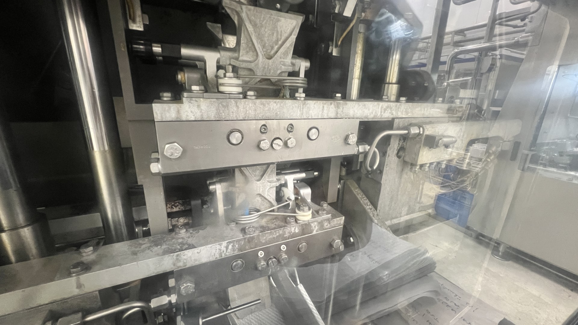 Used Aseptic carton filler Tetra Pak TBA/19 - 10 V - 200 ml Slim