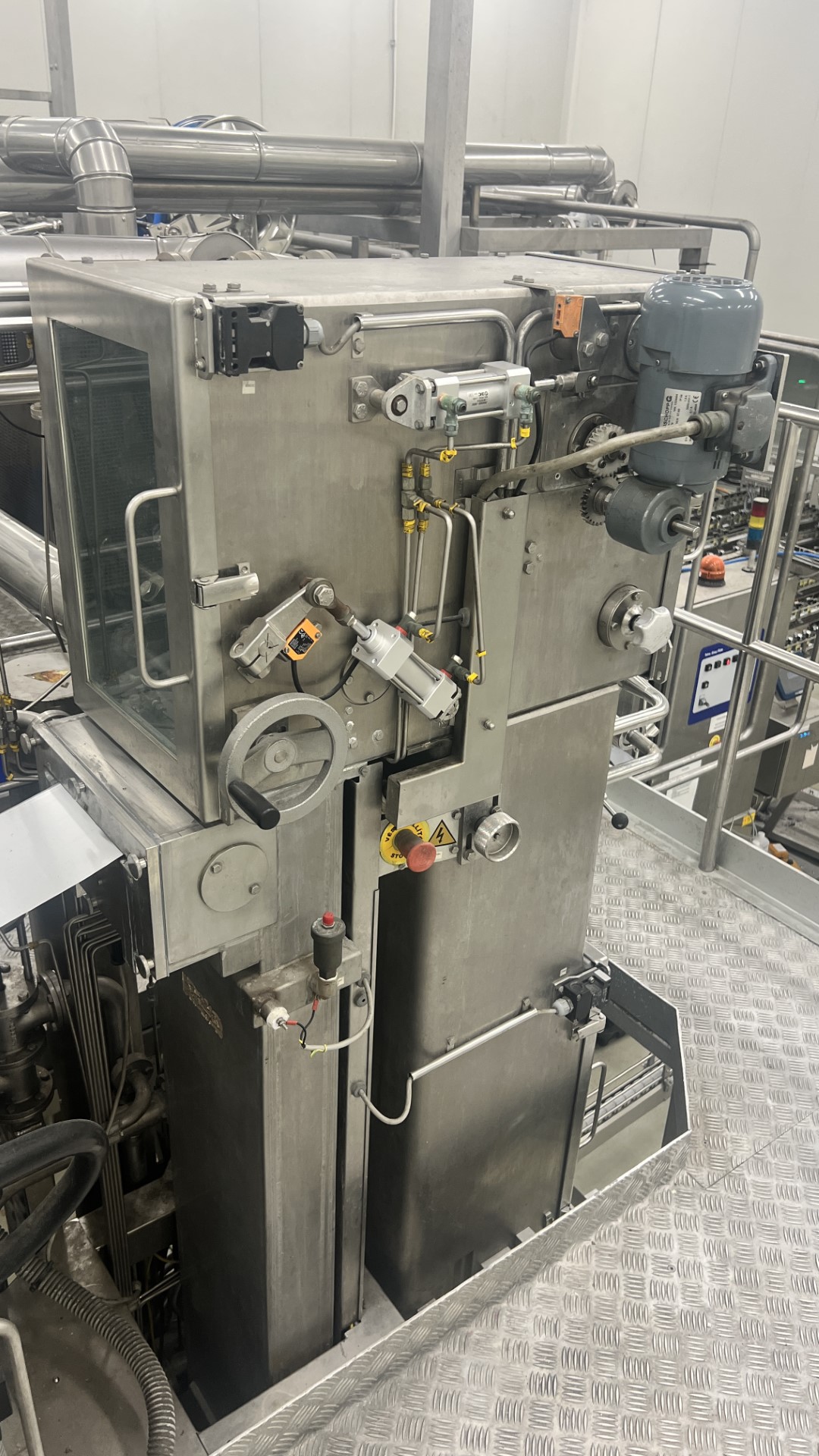 Used Aseptic carton filler Tetra Pak TBA/19 - 10 V - 200 ml Slim