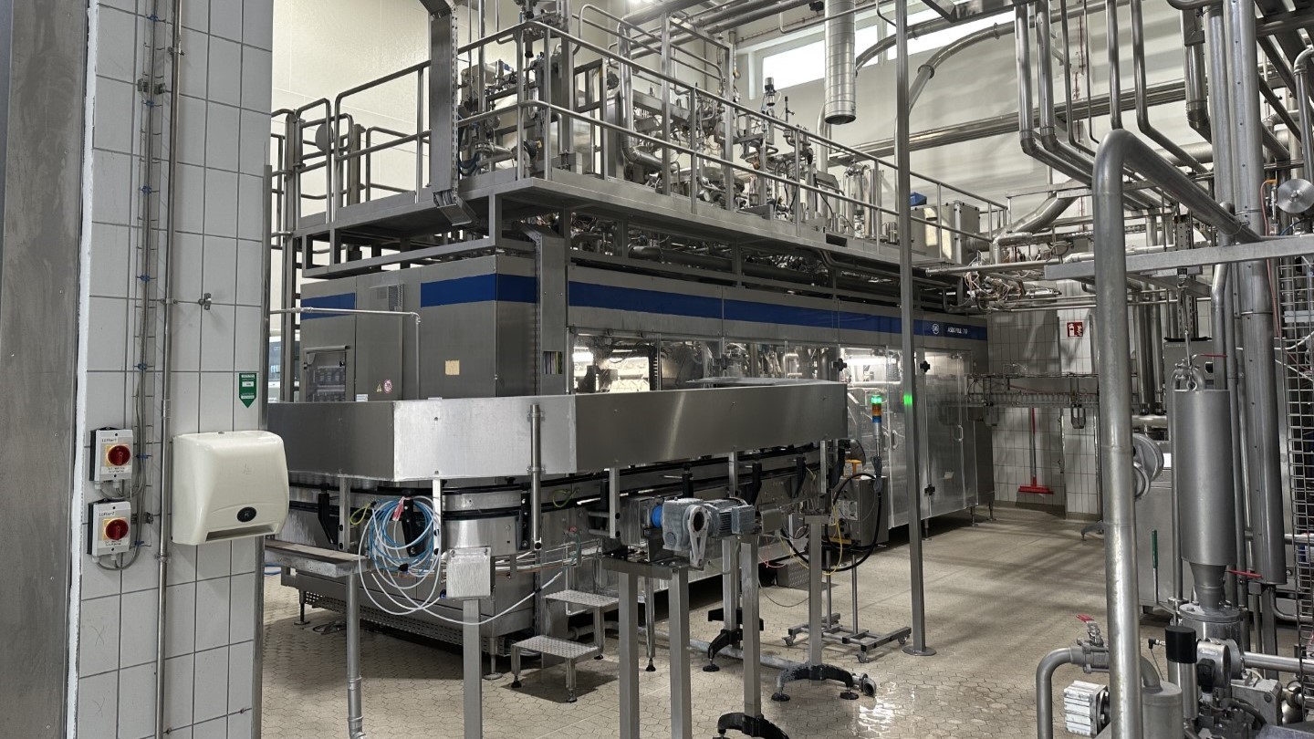 Used Aseptic PET Bottle filling machine - SIG Asbofill 710