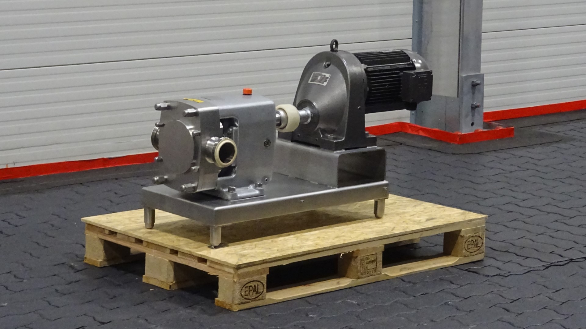 Used Rotary positive displacement pump / Lobe pump - APV CL3/078/20