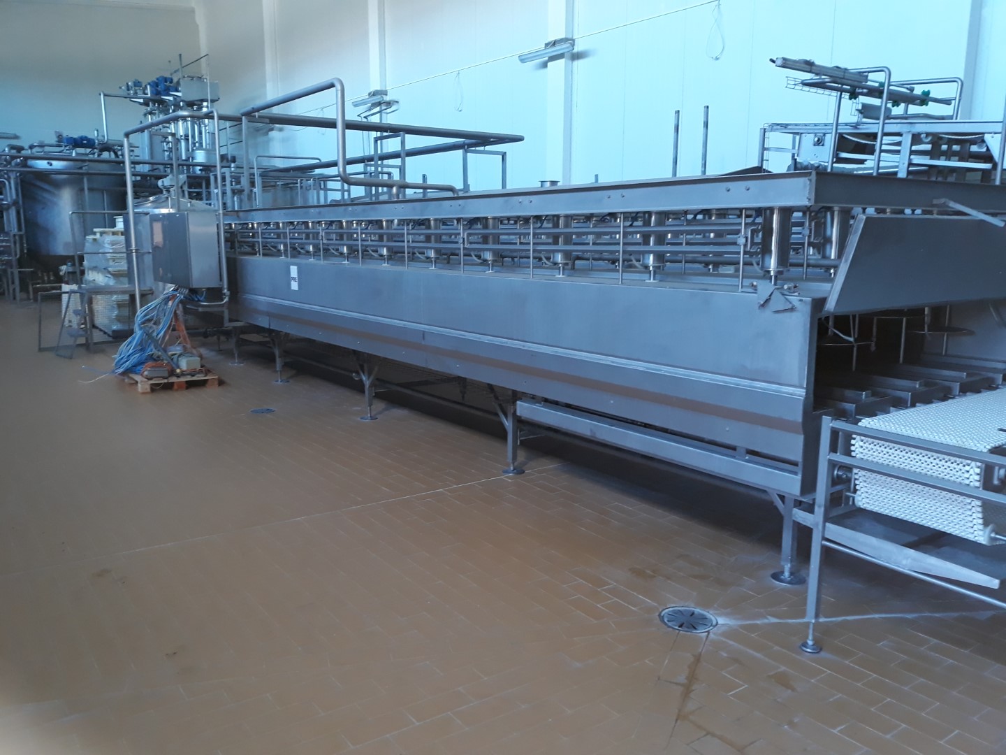 Used Gouda Euroblock Cheese Plant for 100.000 liter of milk per day - 10.000 kg of Gouda cheese per day