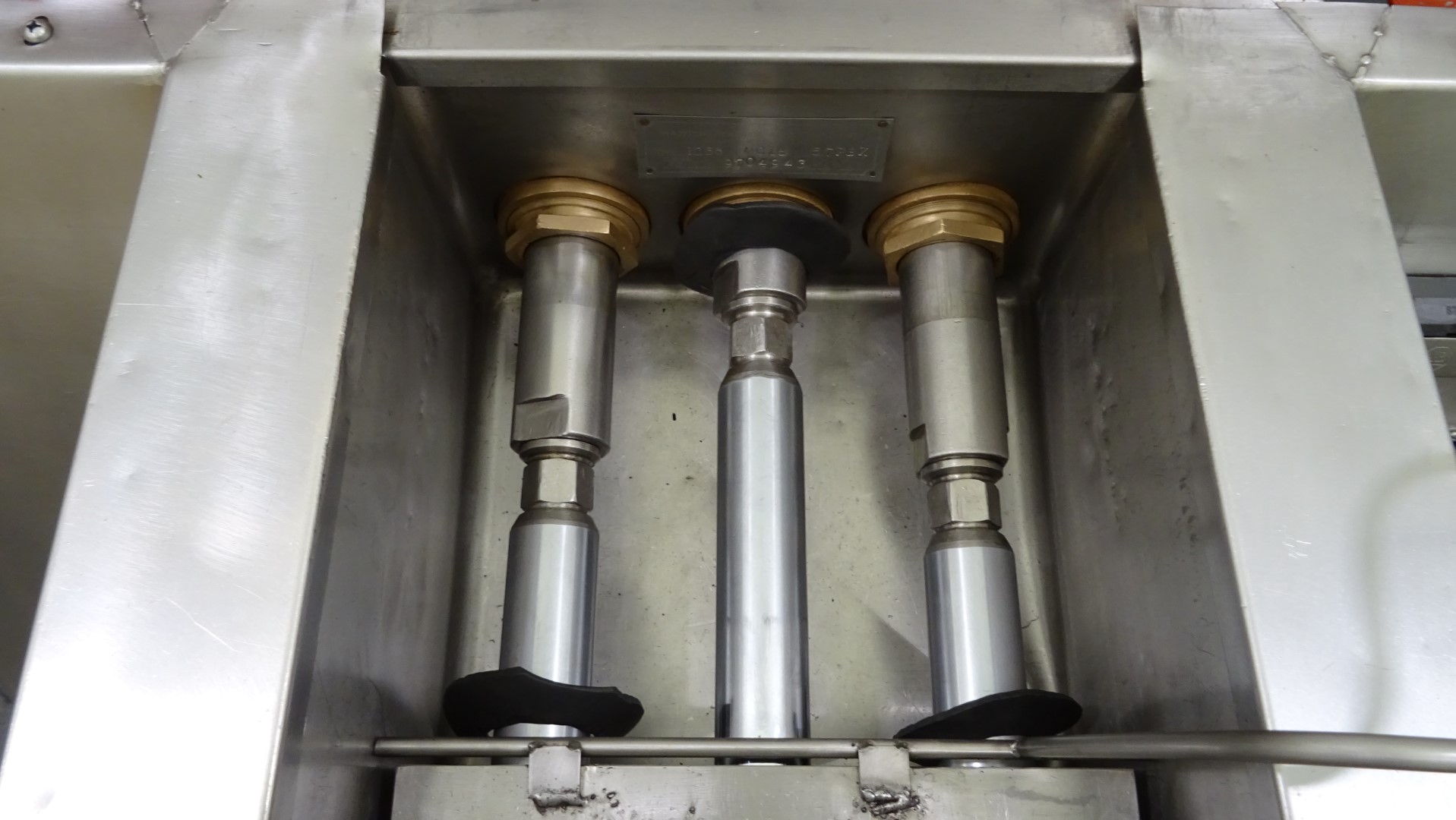 Used High Pressure Homogeniser APV Gaulin 1056 MC 18-5TPSX