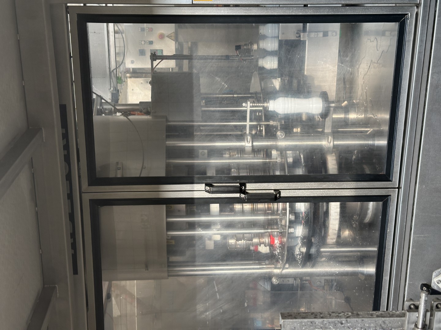 Used Aseptic PET Bottle filling machine - SIG Asbofill 710