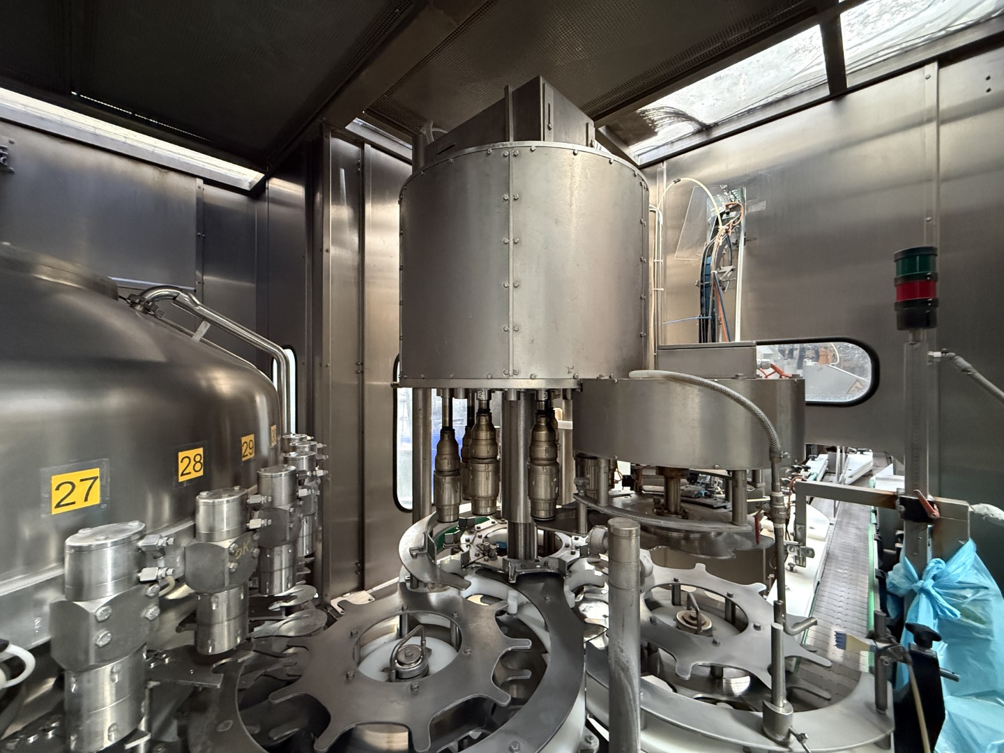 Used Filling, closing, labelling and packing line for plastic containers of 2 liter with fresh milk - Weightpack WFT 32.10.160