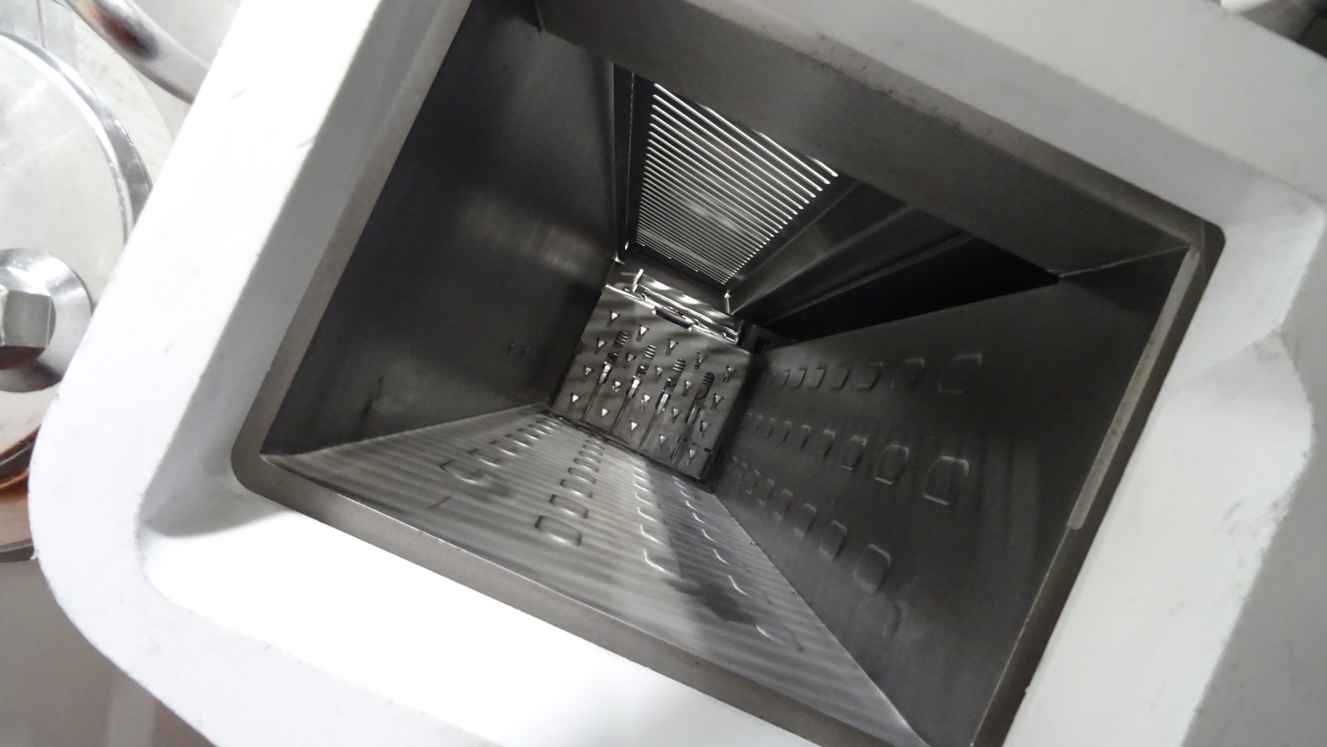 Used Highly flexible portion cutting machine - Holac sect 230 TC