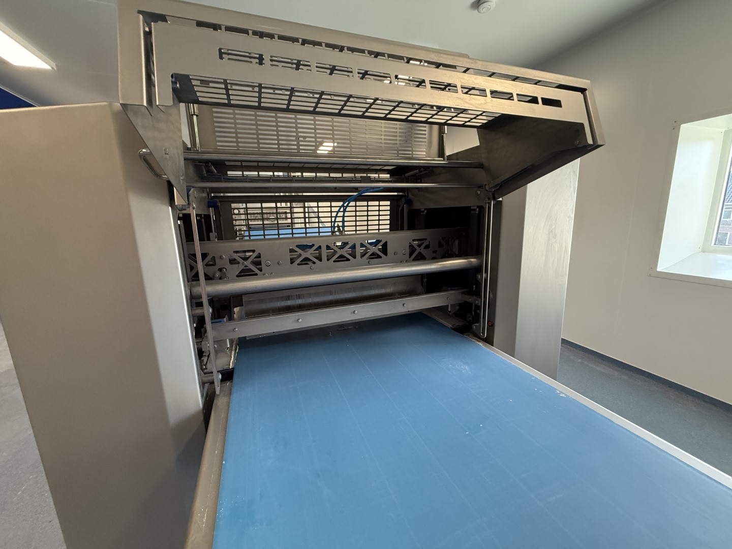 Used Dough processing / rollout line - Rademaker sheeting line with universal line and Packo nitrogen freezer
