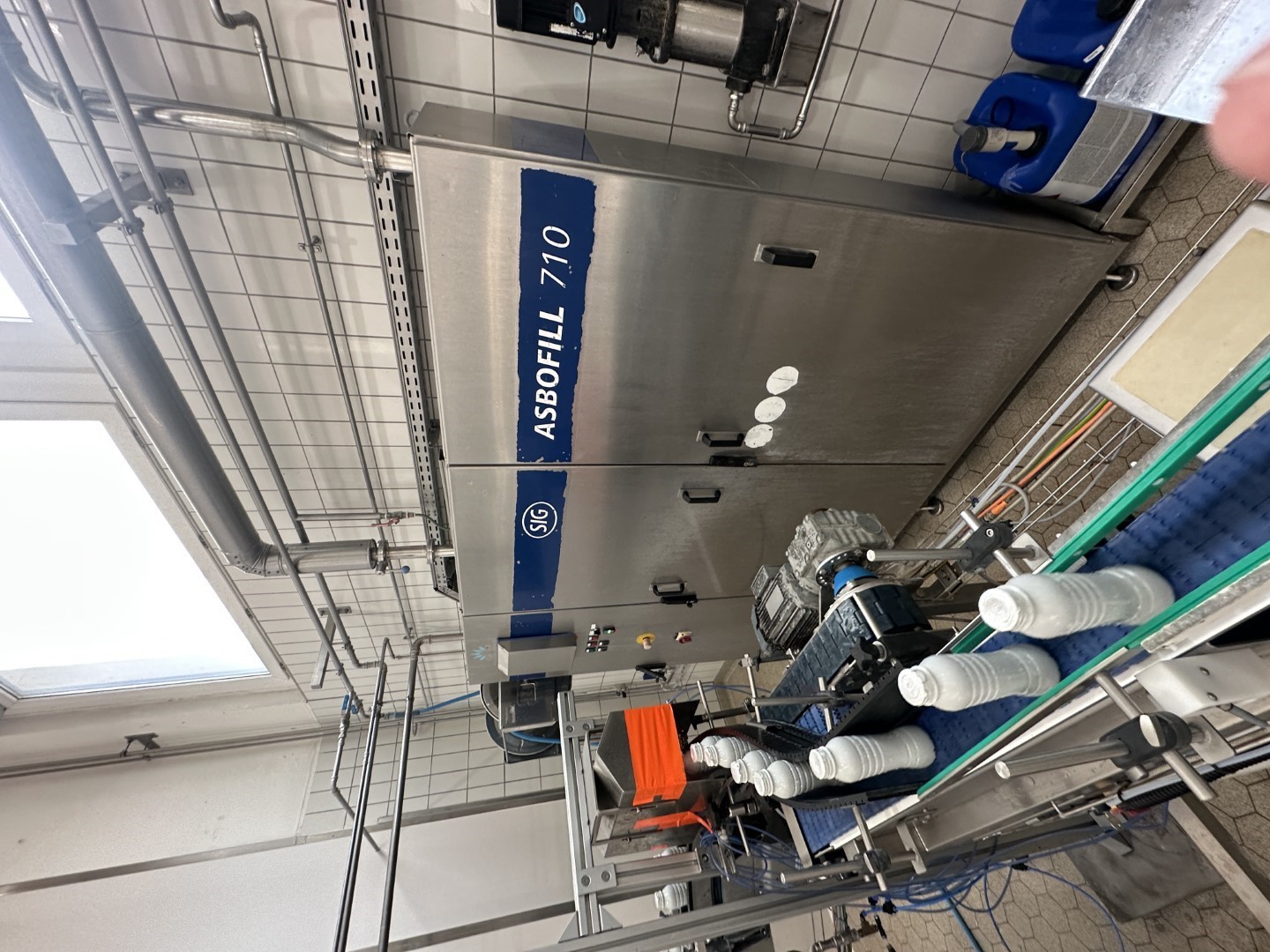 Used Aseptic PET Bottle filling machine - SIG Asbofill 710