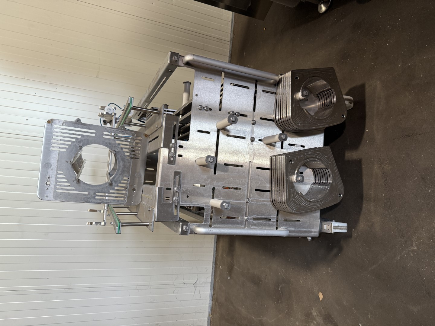 Used Cup filling and sealing machine Grunwald Rotary 12.000E/1-/2