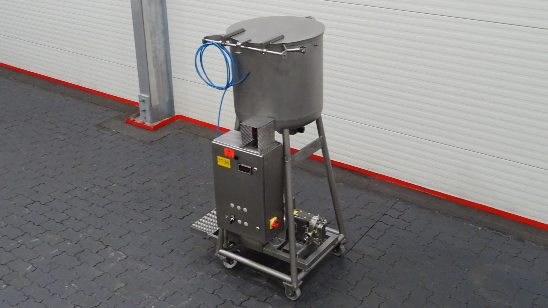 Used Rotary positive displacement pump / Lobe pump - Waukesha 015