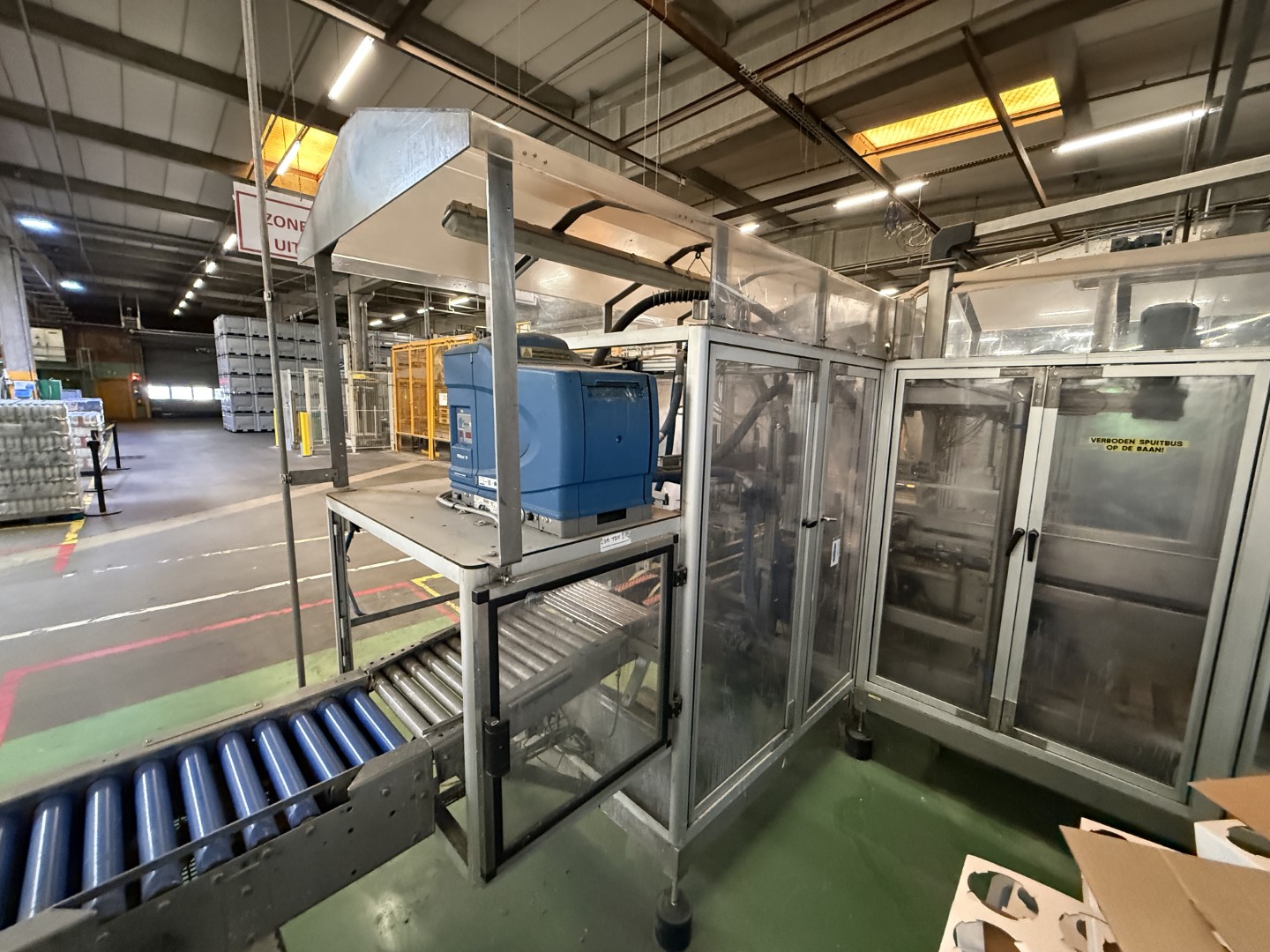 Used Filling, closing, labelling and packing line for plastic containers of 2 liter with fresh milk - Weightpack WFT 32.10.160