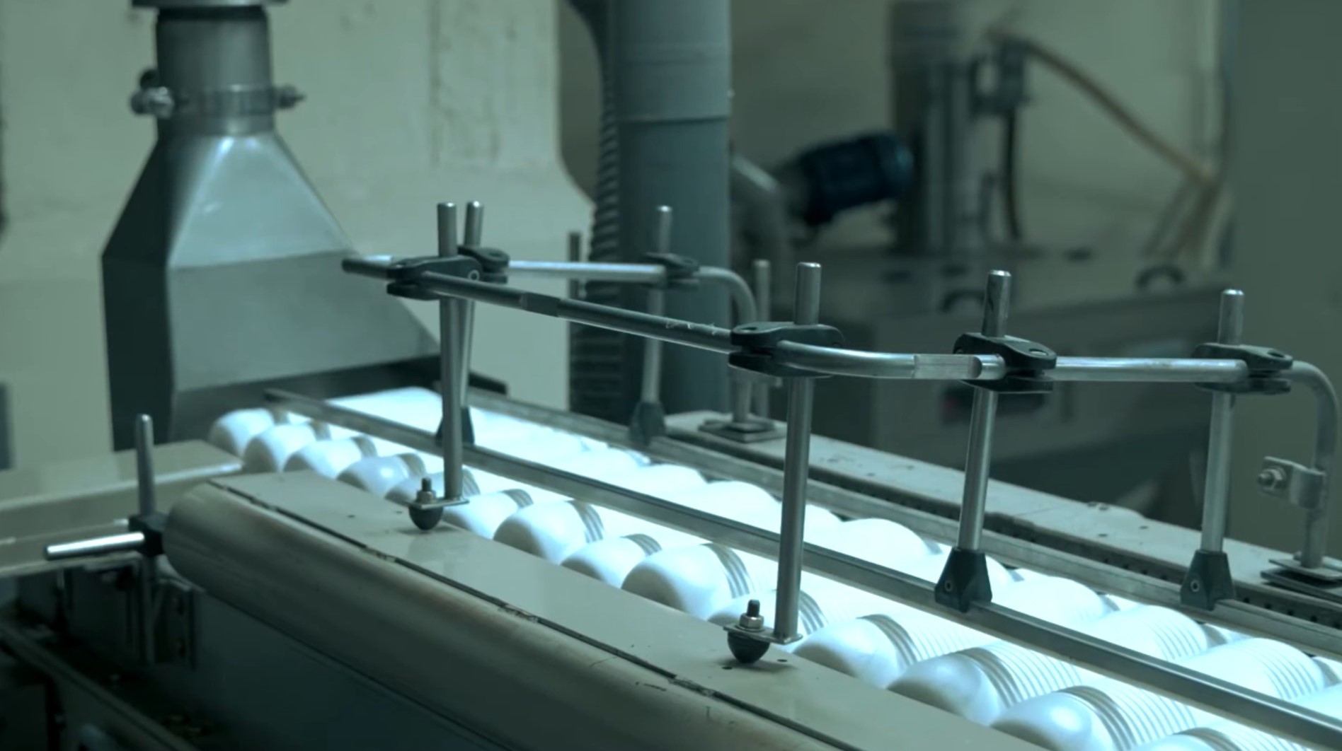 Used Bottle blowing, filling, closing, sterilizing, labelling and packing line for PE bottles of 1,5 liter with milk - Sidel / Remy / Stork