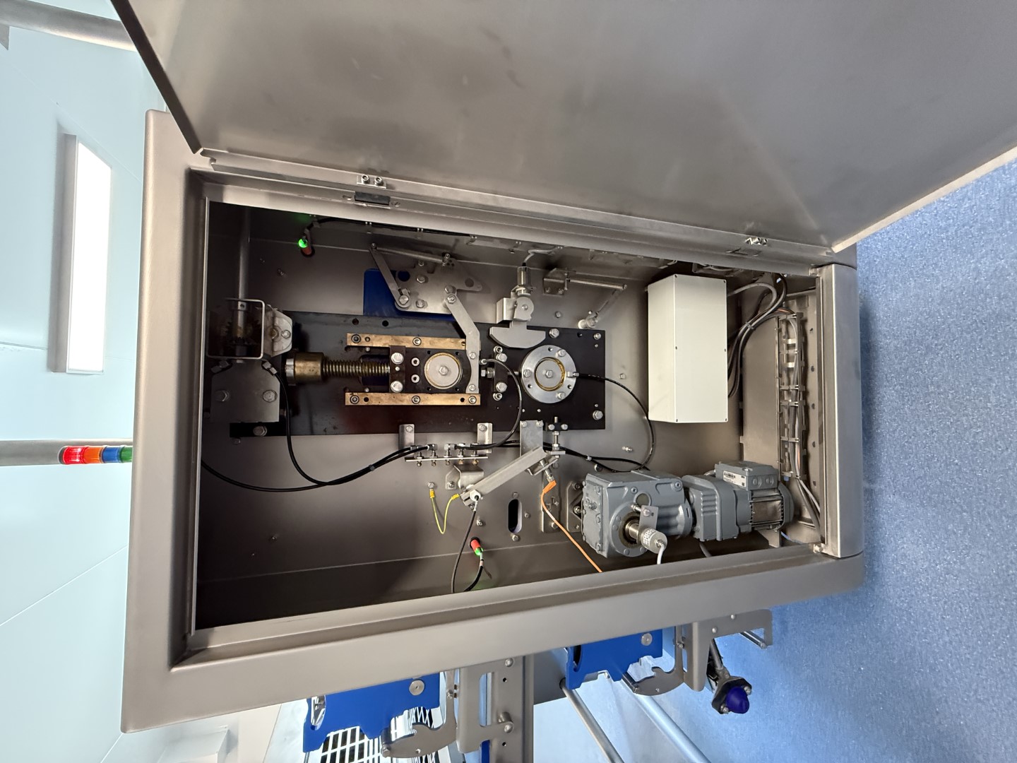 Used Dough processing / rollout line - Rademaker sheeting line with universal line and Packo nitrogen freezer