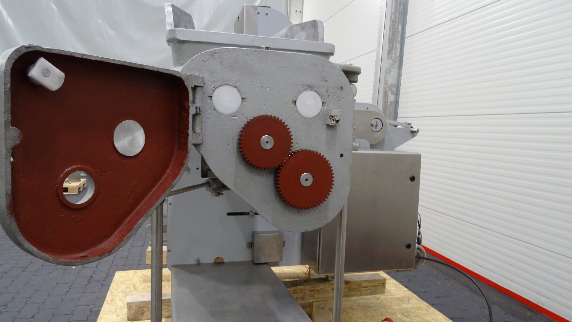 Used Reconditioned filling and wrapping machine for butter - Trepko XPG-40 for 250 gram