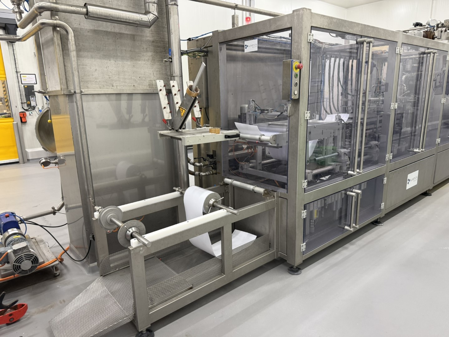 Used Form Fill Seal Machine (FFS) for mini-portions - Alimenta Newpack Division Thermoform FM100/E-20 HC