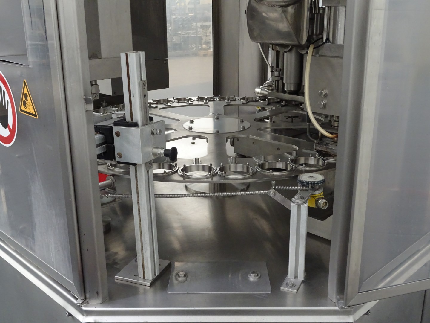 Used Cup filling and sealing machine Ampack Ammann ARL8/2