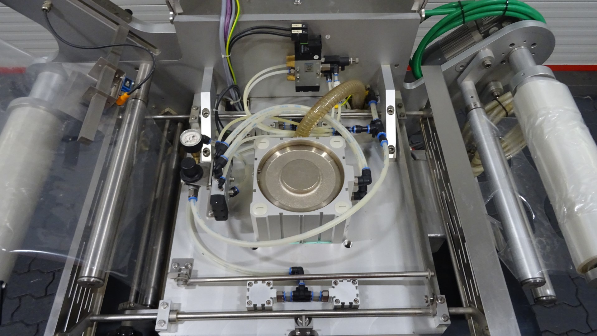 Used Semi-automatic Tray Sealer - Variovac Rotarius VG