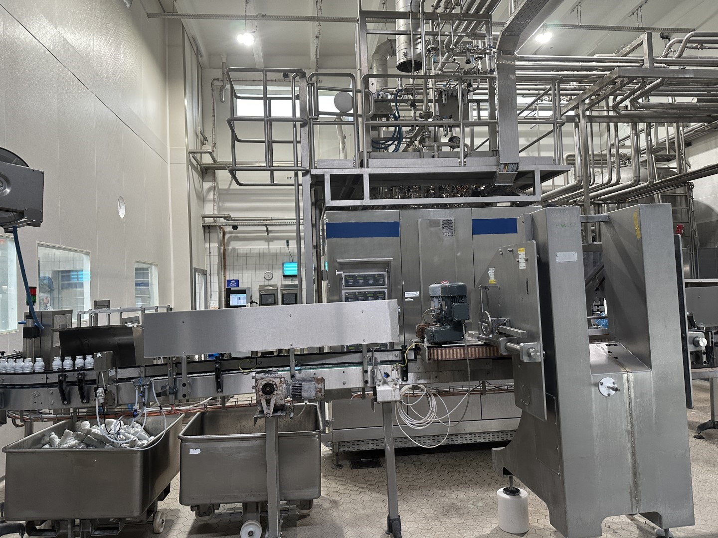 Used Aseptic PET Bottle filling machine - SIG Asbofill 710