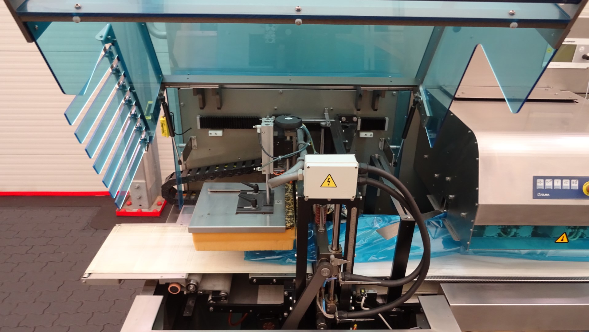 Used Horizontal Flow Wrapper - Ulma Pacific LSBI 55