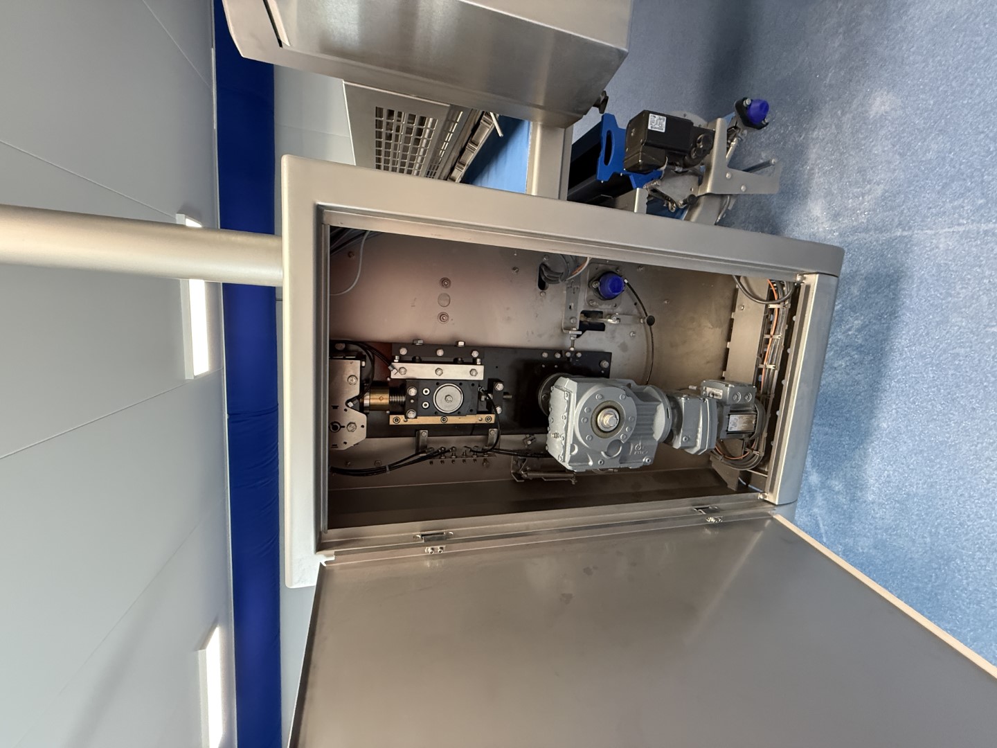 Used Dough processing / rollout line - Rademaker sheeting line with universal line and Packo nitrogen freezer