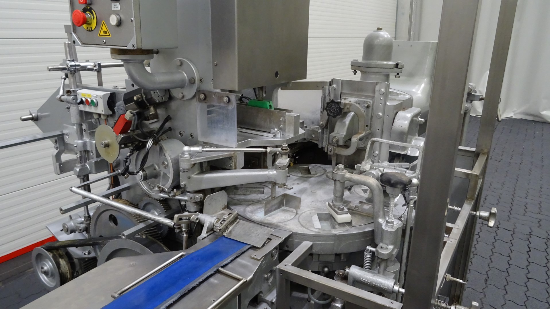 Used Filling and wrapping machine for butter Benhil Multipack 8380