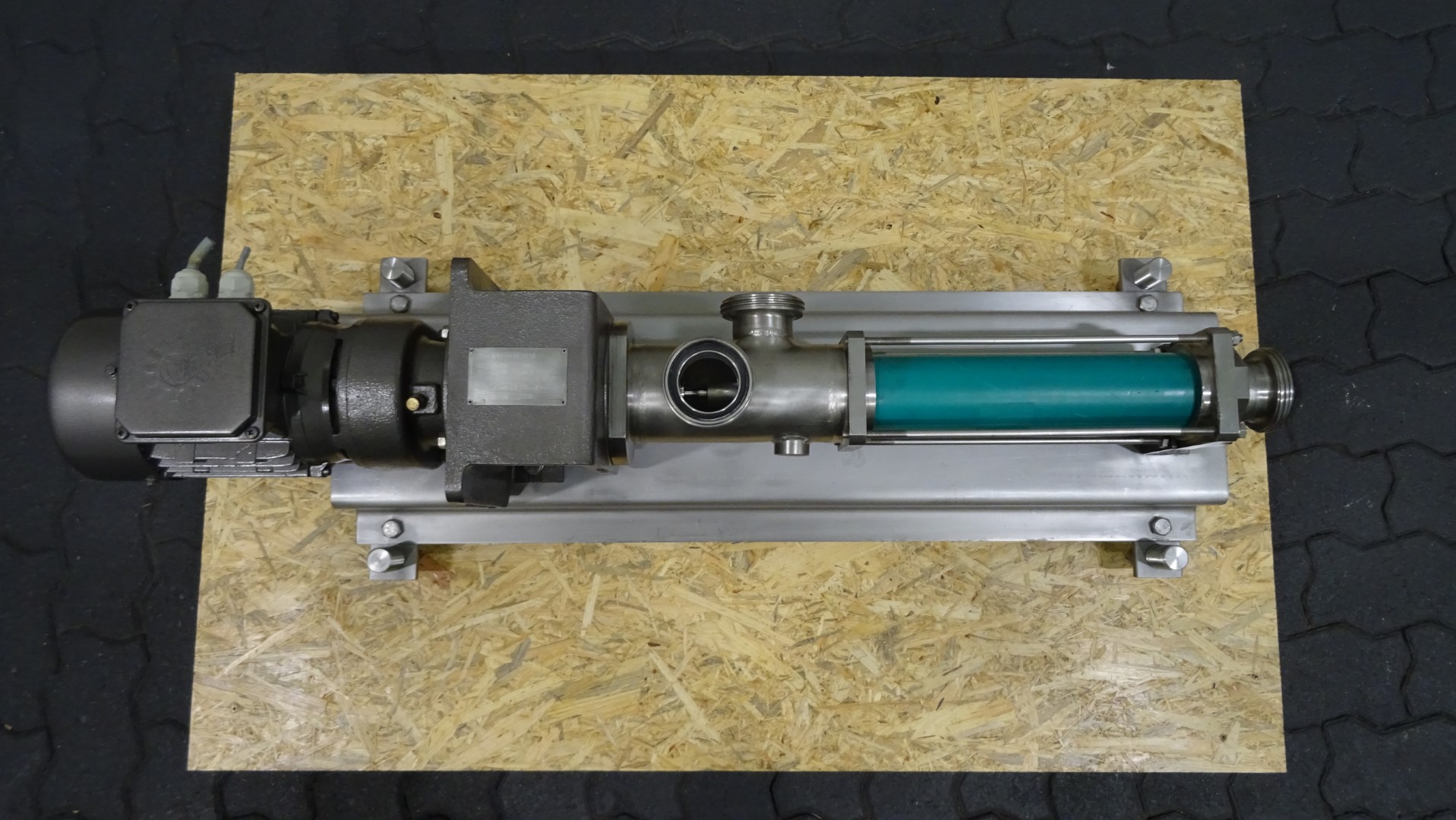 Used Progressing Cavity Pump / Mono Pump / Screw pump - Netzsch NM031BY02S12B