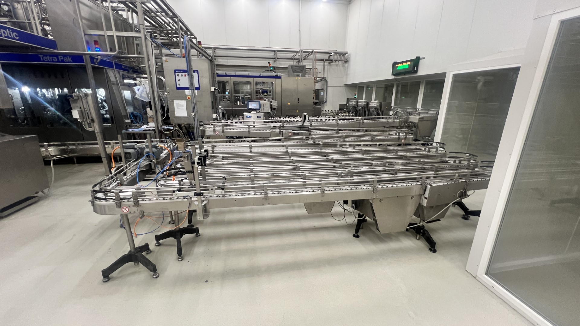 Used Aseptic carton filler Tetra Pak TBA/19 - 10 V - 200 ml Slim